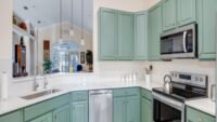 Kitchen Cabinet Refacing: The Smart Way to Transform Your Kitchen Without a Full Renovation