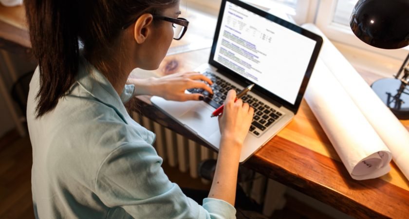 Some Crucial Advantages Of The Online Courses